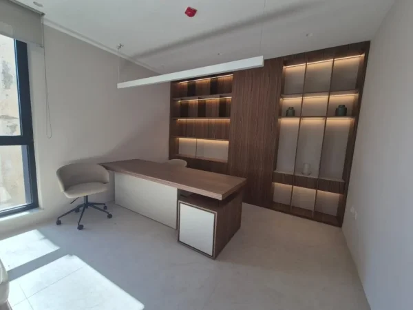 Tirane, jepet me qera apartament 3+1 Kati 2, 80 m² 1.500 € (Myslym Shyr)