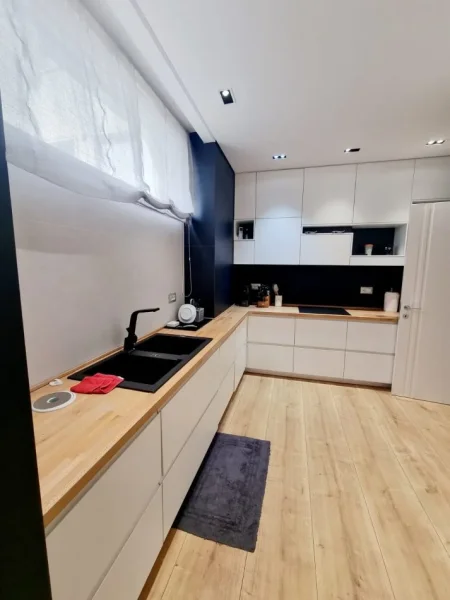 Tirane, shitet apartament 2+1 , 170 m² 590.000 € (Perballe Vesa Center)