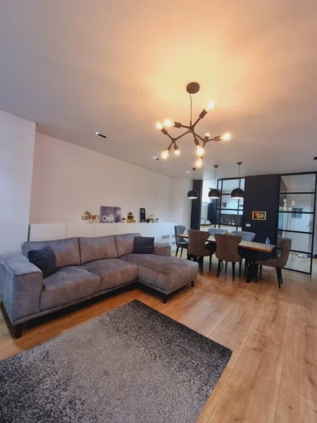 Tirane, shitet apartament 2+1 , 170 m² 590.000 € (Perballe Vesa Center)