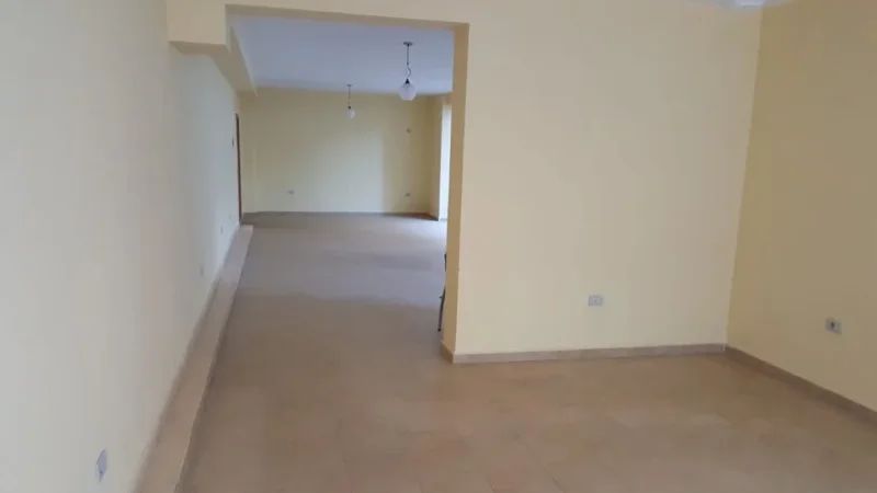 Tirane, shes ambjent biznesi Kati 0, 85 m² 175.000 € (kodra e Diellit)