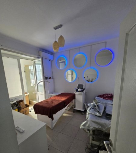 Tirane, jepet me qera apartament 2+1 Kati 2, 700 € 