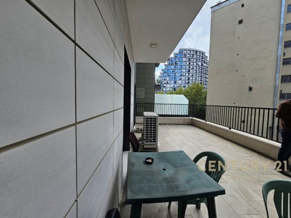 Tirane, jepet me qera zyre Kati 2, 115 m² 1.500 € (Prane Rruges se Kosovareve)