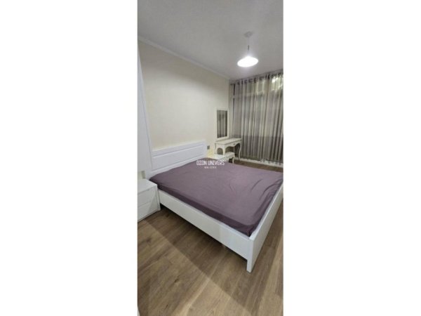 Tirane, jepet me qera apartament 1+1+Ballkon Kati 3, 65 m² 750 € (Komuna e Parisit, tek Lulishtja Tirana, Albania)