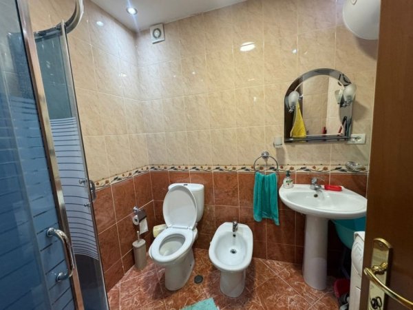 Tirane, jepet me qera apartament 3+1+Aneks+Ballkon Kati 6, 120 m² 750 € (Ne zonen e Shkolles se Baletit)