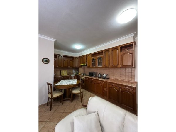 Tirane, jepet me qera apartament 3+1+Aneks+Ballkon Kati 6, 120 m² 750 € (Ne zonen e Shkolles se Baletit)