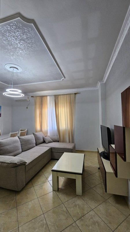 Tirane, jap me qera apartament 1+1+Ballkon Kati 7, 90 m² 500 € (don bosko)