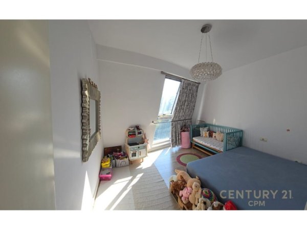 Tirane, jepet me qera apartament 2+1 Kati 5, 120 m² 1.200 € (Stadiumi Qemal Stafa)