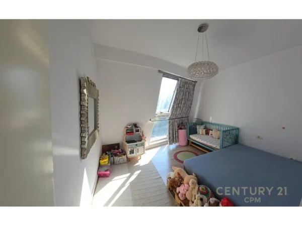 Tirane, jepet me qera apartament 2+1 Kati 5, 120 m² 1.200 € (Stadiumi Qemal Stafa)