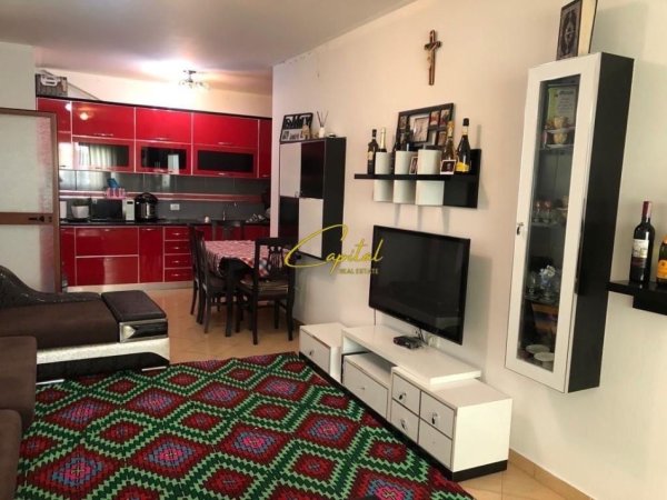 Tirane, jepet me qera apartament 2+1 Kati 1, 105 m² 55.000 Leke (RRUGA 5 MAJI)