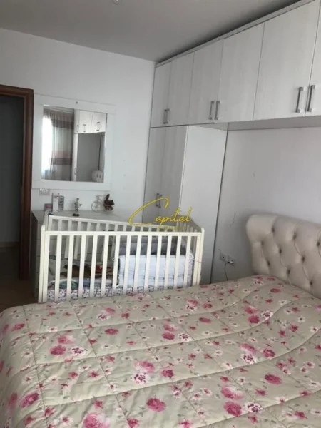 Tirane, jepet me qera apartament 2+1 Kati 1, 105 m² 55.000 Leke (RRUGA 5 MAJI)