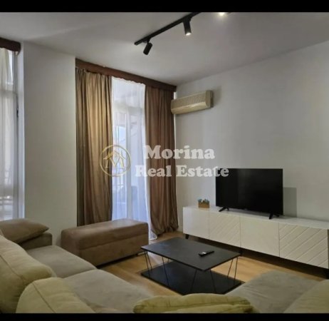 Tirane, jepet me qera apartament 2+1+Ballkon Kati 8, 115 m² 850 € (Komuna e Parisit)