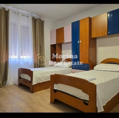 Tirane, jepet me qera apartament 2+1+Ballkon Kati 8, 115 m² 850 € (Komuna e Parisit)