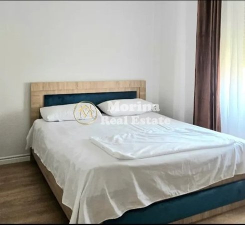 Tirane, jepet me qera apartament 2+1+Ballkon Kati 8, 115 m² 850 € (Komuna e Parisit)