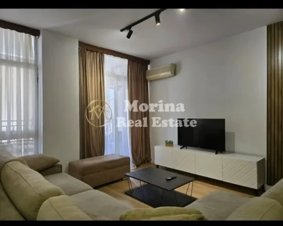 Tirane, jepet me qera apartament 2+1+Ballkon Kati 8, 115 m² 850 € (Komuna e Parisit)