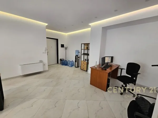 Tirane, jepet me qera zyre Kati 2, 115 m² 1.500 € (PRANE RRUGES SE KOSOVAREVE)