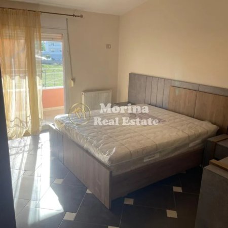 Tirane, jepet me qera apartament 3+1+Ballkon Kati 3, 220 m² 700 € (Sauk)
