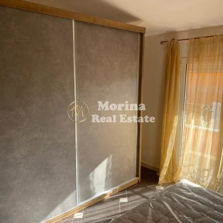 Tirane, jepet me qera apartament 3+1+Ballkon Kati 3, 220 m² 700 € (Sauk)