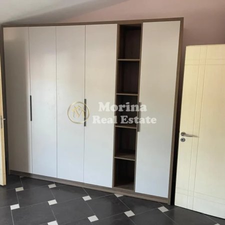 Tirane, jepet me qera apartament 3+1+Ballkon Kati 3, 220 m² 700 € (Sauk)