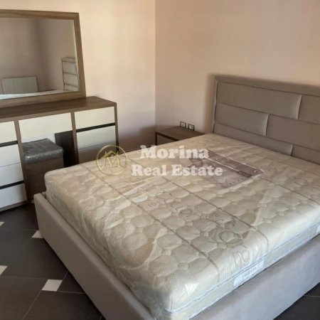 Tirane, jepet me qera apartament 3+1+Ballkon Kati 3, 220 m² 700 € (Sauk)