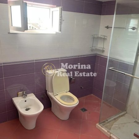 Tirane, jepet me qera apartament 3+1+Ballkon Kati 3, 220 m² 700 € (Sauk)