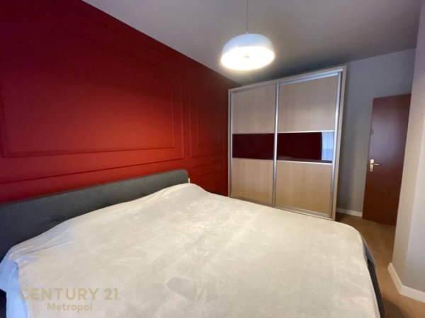 Tirane, jepet me qera apartament 1+1 Kati 4, 80 m² 750 € (Qender)