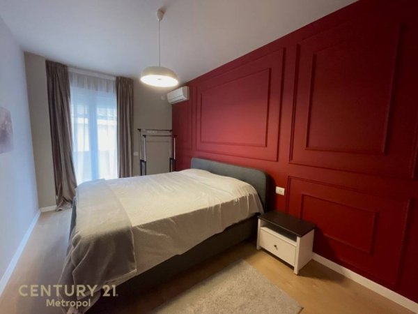 Tirane, jepet me qera apartament 1+1 Kati 4, 80 m² 750 € (Qender)