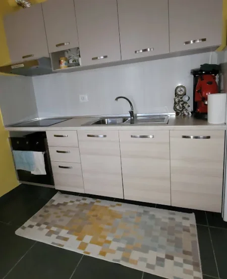 Gjiri i LALEZIT , shes Kend dhe kuzhine