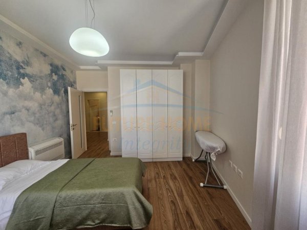 Tirane, jepet me qera apartament 2+1 Kati 5, 119 m² 1.200 € (Rruga George W.Bush, pranë Toptani Shopping Center)
