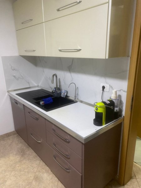 Shitet Apartament 3+1+2 + Depo ne Brryl, afer  Maternitetit të Ri Kati 6, 98 m² 140.000 €uro