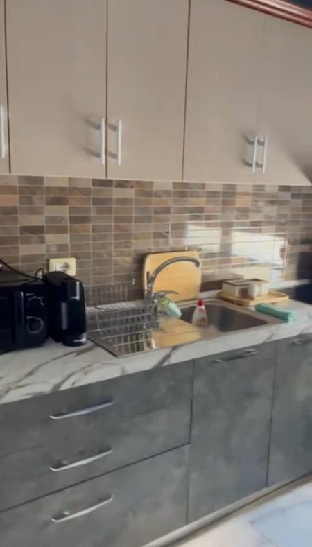 Tirane, jap me qera apartament 2+1 Kati 3, 120 m² 550 € (Laprake)