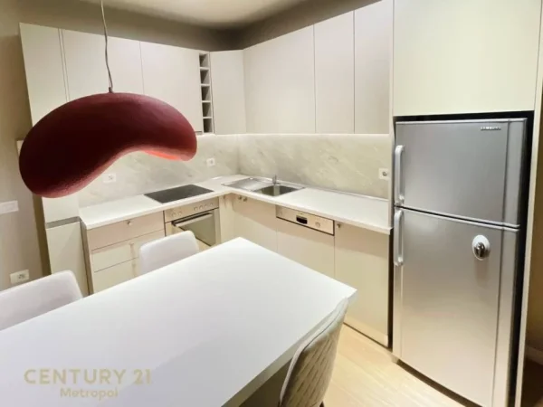 Tirane, jepet me qera apartament 1+1 Kati 4, 80 m² 750 € 