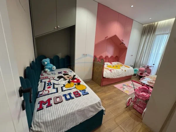 Tirane, shitet apartament 2+1+Ballkon Kati 2, 106 m² 155.000 € (FRESK)