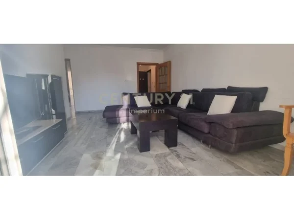 Tirane, jepet me qera apartament 2+1 Kati 7, 123 m² 600 € 