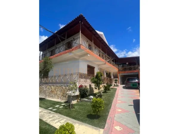 Tirane, shitet Vile , 230.000 € (INSTITUT)