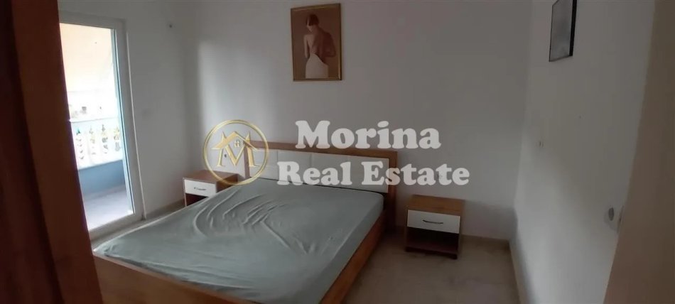Tirane, jepet me qera apartament 2+1+Ballkon Kati 2, 85 m² 350 € (Ura e Institut)