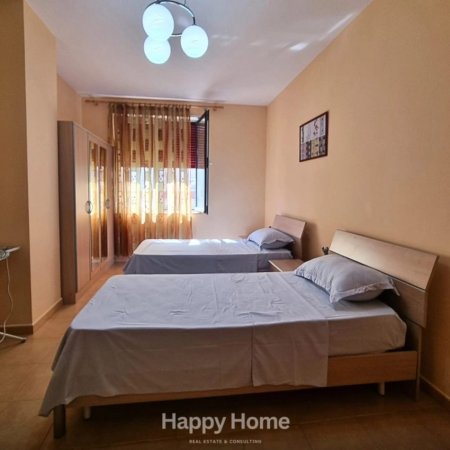 Tirane, jepet me qera apartament 2+1+Ballkon , 800 € 