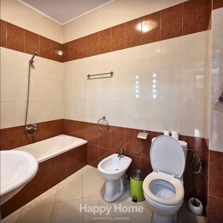 Tirane, jepet me qera apartament 2+1+Ballkon , 800 € 