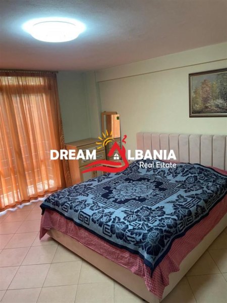 Tirane, jepet me qera apartament 2+1 , 90 m² 600 € (Shkolla e Kuqe)