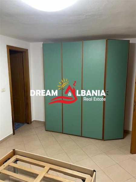 Tirane, jepet me qera apartament 2+1 , 90 m² 600 € (Shkolla e Kuqe)