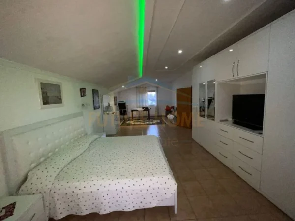 Tirane, shitet Vile , 323 m² 210.000 € (INSTITUT)