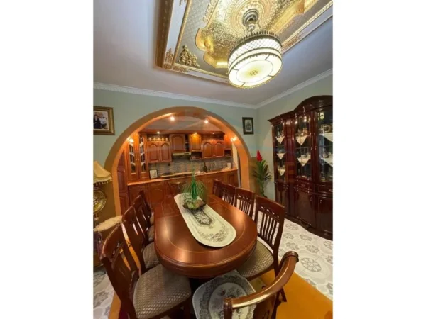 Tirane, shitet Vile , 500 m² 450.000 € (KASHAR)