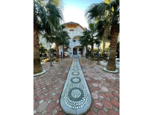 Tirane, shitet Vile , 500 m² 450.000 € (KASHAR)