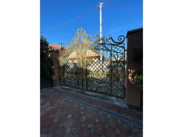 Tirane, shitet Vile , 500 m² 450.000 € (KASHAR)