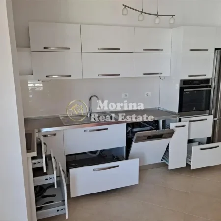 Tirane, shitet apartament 2+1+Ballkon Kati 4, 94 m² 260.000 € (Liqeni i Thate)