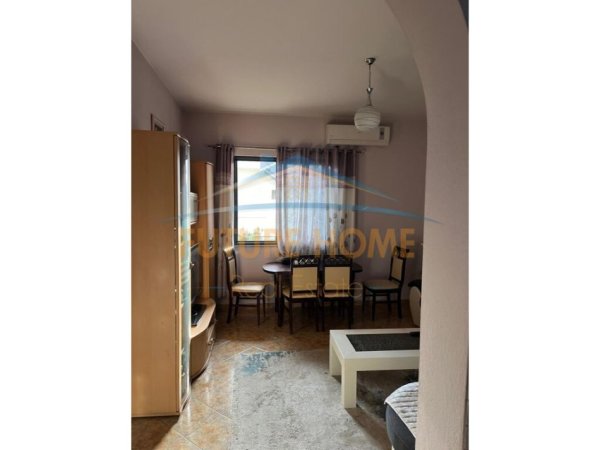 Tirane, shitet Vile , 200 m² 250.000 € (KOMBINAT)