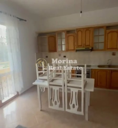 Tirane, jepet me qera apartament 1+1+Ballkon Kati 1, 350 m² 350 € (Rruga Jordan Misja)