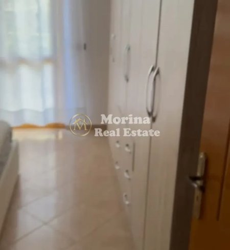 Tirane, jepet me qera apartament 1+1+Ballkon Kati 1, 350 m² 350 € (Rruga Jordan Misja)