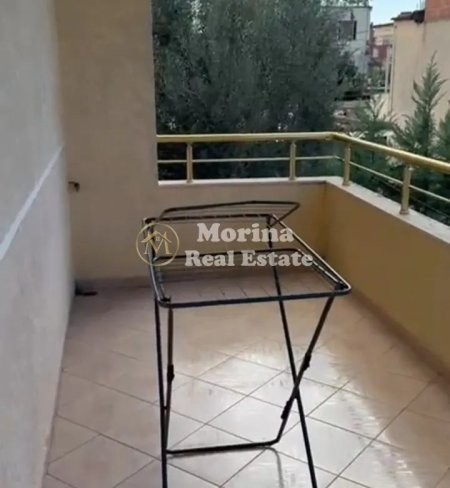 Tirane, jepet me qera apartament 1+1+Ballkon Kati 1, 350 m² 350 € (Rruga Jordan Misja)