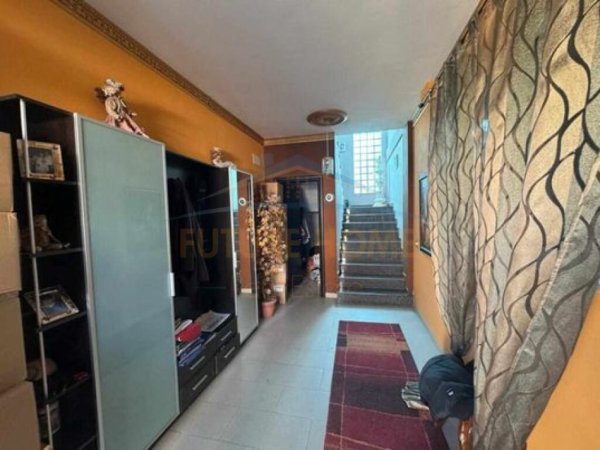 Tirane, shitet Vile , 308 m² 450.000 € (VARRI I BAMIT)
