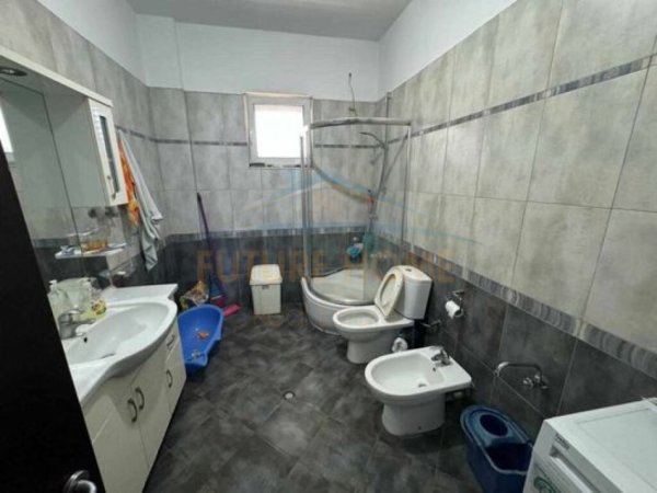 Tirane, shitet Vile , 308 m² 450.000 € (VARRI I BAMIT)